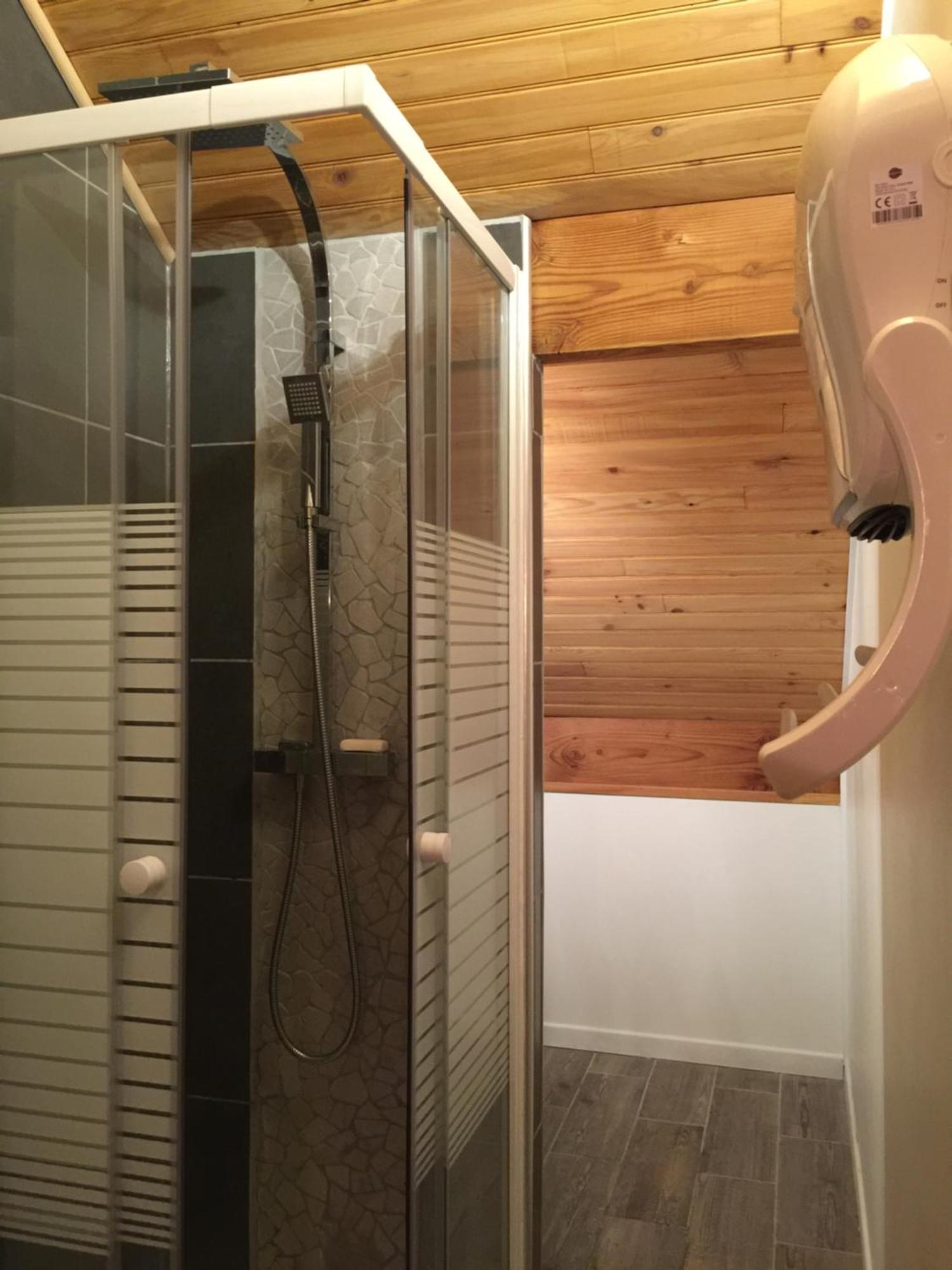 Chalet Vue Sous Cet Angles Luaran gambar