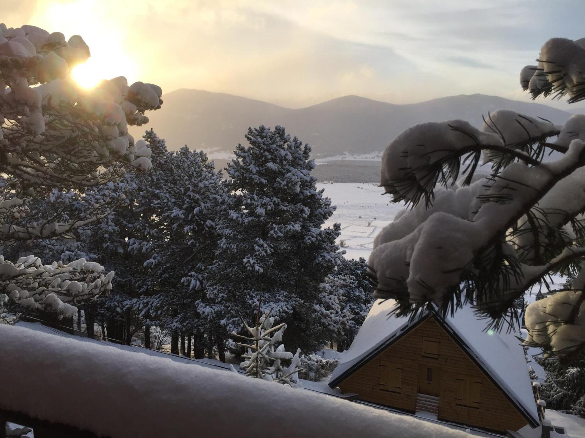 Chalet Vue Sous Cet Angles Luaran gambar